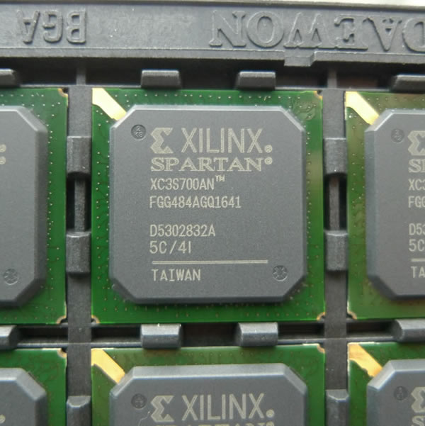 XC3S700AN-4FGG484I